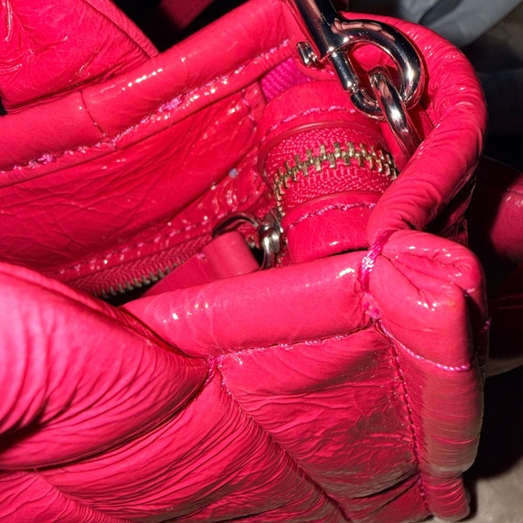 Marc Jacobs
The Shiny Crinkle Crossbody Tote bag - Picture 9 of 9